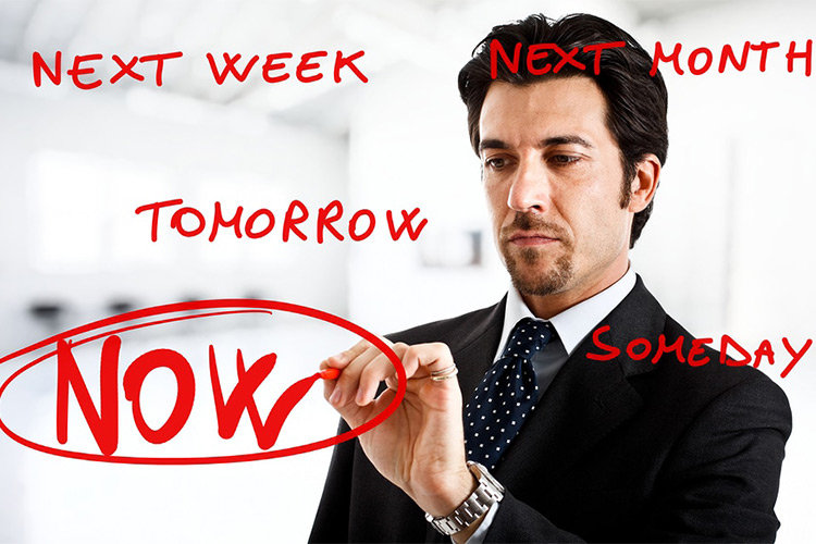 چگونه تنبل نباشیم و انجام کارها را به عقب نیندازیم؟