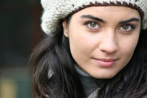 بیوگرافی و عکس های طوبی بیوک استون