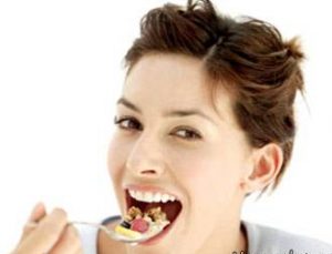 غذا را آهسته بخورید تا لاغر شوید غذا را آهسته بخورید تا لاغر شوید