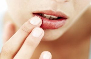 لایه برداری لب به روش خانگی لایه برداری لب به روش خانگی