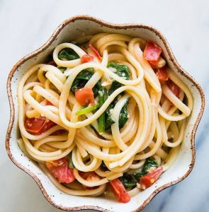 طرز تهیه ماکارونی با طعم ریحان تفاوت و بسیار خوشمزه طرز تهیه ماکارونی با طعم ریحان تفاوت و بسیار خوشمزه