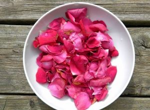 طرز تهیه مارمالاد گل محمدی و مواد لازم