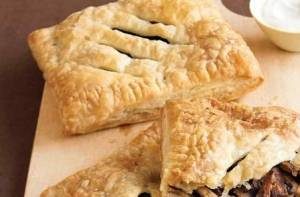طرز تهیه نان پر شده با قارچ و خامه ترش