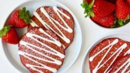 پنکیک ردولوت با کرم پنیری