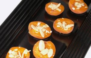طرز تهیه زردآلوی پخته با عسل