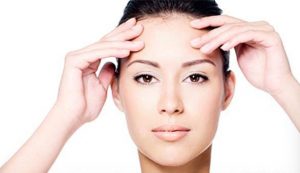 روش هایی ارزان و ساده برای از بین بردن خط اخم پیشانی روش هایی ارزان و ساده برای از بین بردن خط اخم پیشانی