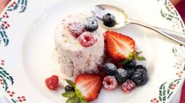 طرز تهیه نوگا سمیفردو دسری سرد و خوش طعم