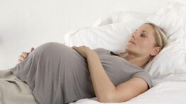 آیا زیاد خوابیدن زن باردار خطرناک است؟