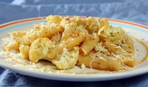 طرز تهیه اسپاگتی گل کلم با پنیر مخصوص ناپولی