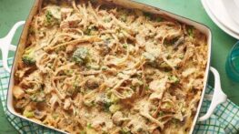 طرز تهیه کاسرول تن ماهی و سبزیجات