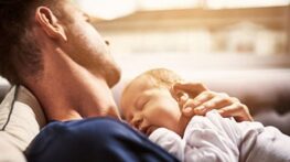 چرا مردان پس از پدر شدن دچار افسردگی می شوند؟