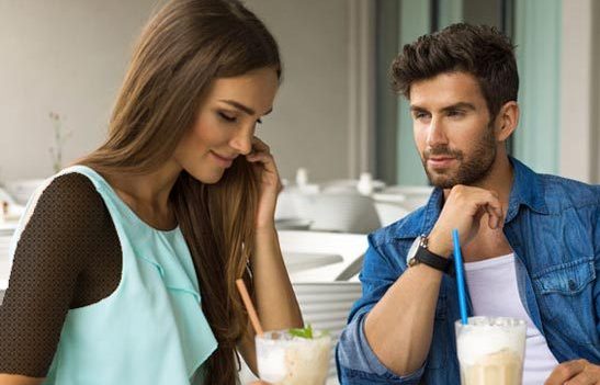 6 نشانه از کسی که به شما علاقه دارد