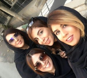 بیوگرافی لیلا بلوکات؛ اطلاعات زندگی شخصی و هنری با عکس او و خواهرانش بیوگرافی لیلا بلوکات؛ اطلاعات زندگی شخصی و هنری با عکس او و خواهرانش