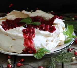 طرز تهیه دسر پاولووا طرز تهیه دسر پاولووا