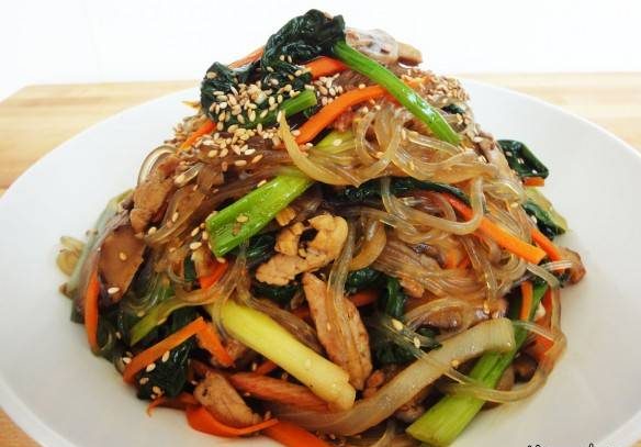 طرز تهیه رشته فرنگی با سبزیجات کره ای