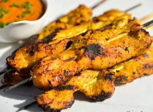 طرز تهیه چیکن ساتای تایلندی با آناناس کبابی