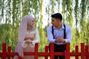 نشانه های مردی که عاشق شماست و شما را عاشقانه دوست دارد