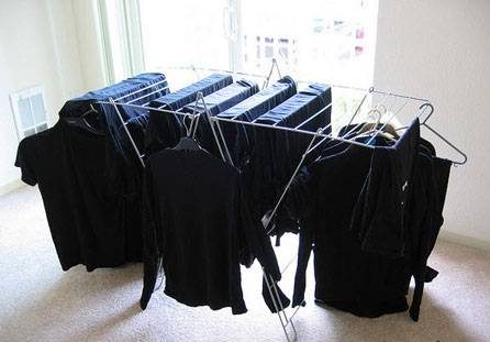 چگونه لباس مشکی را بشوییم که بور نشود؟