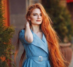 این دختر جذاب ترین چهره و زیباترین موها را دارد