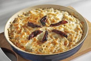 پاستای پنیر با بوقلمون (Mac and Cheese) غذای پرطرفدار پاستای پنیر با بوقلمون (Mac and Cheese) غذای پرطرفدار