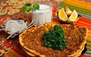 طرز تهیه پیتزای له معجون طرز تهیه پیتزای له معجون