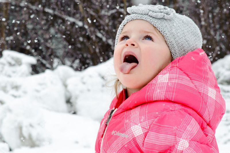 آیا خوردن برف ضرر دارد؟ می توانیم برف بخوریم؟