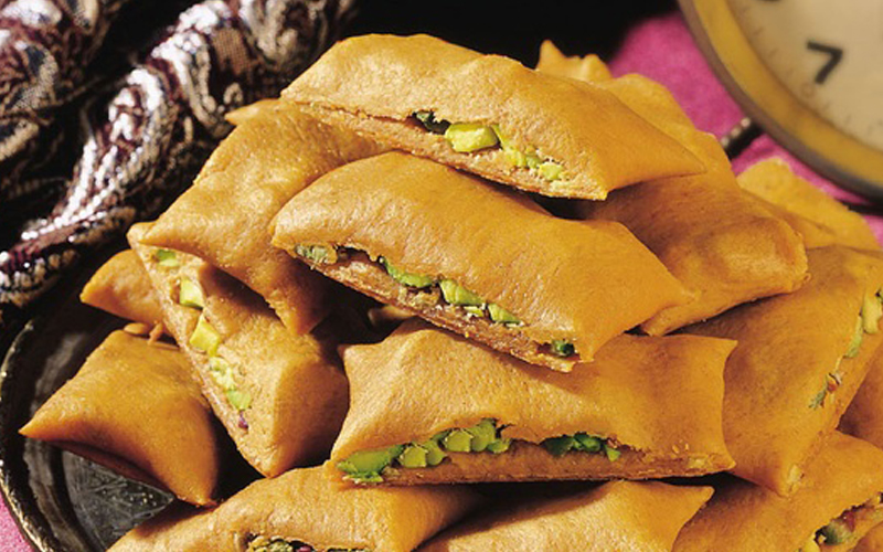 سوغات قم چیست در مسافرت به قم سوغاتی چی بخریم؟