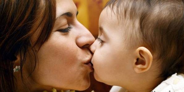 این قسمت از بدن نوزاد را بوس نکنید زیرا خطرناک است! این قسمت از بدن نوزاد را بوس نکنید زیرا خطرناک است!