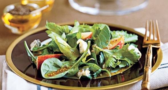 طرز تهیه سالاد سیب و کرفس و اسفناج