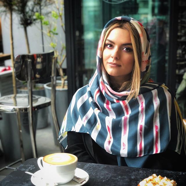 بیوگرافی دنیا مدنی؛ ازدواج و عکس های دنیا مدنی دختر رویا تیموریان و همسرش