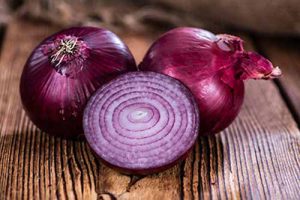 مصرف پیاز از نظر طب سنتی برای چه کسانی مفید است؟
