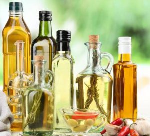 بهترین روغن های گیاهی برای ماساژ پوست صورت و طرز تهیه آنها