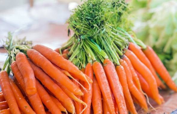 ماستیت و آماس پستان در خانه درمان کنید