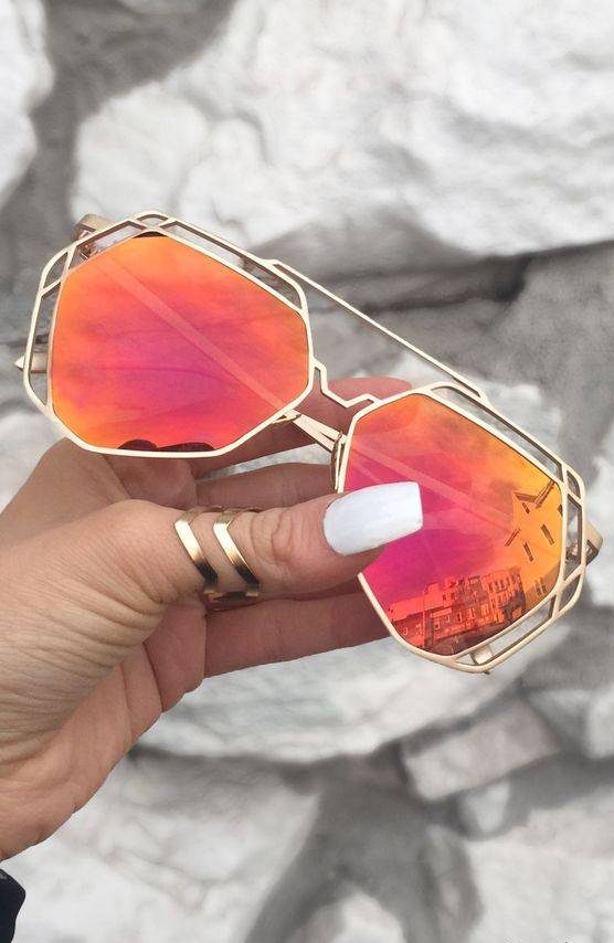 مدل های جدید عینک افتابی زنانه لاکچری و رنگی + تصاویر