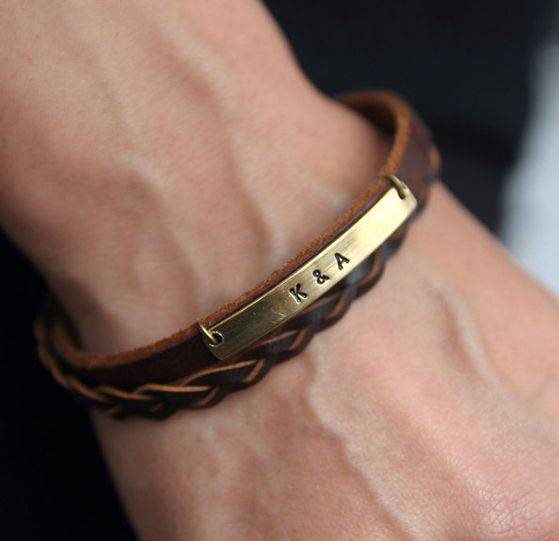 مدل های دستبند چرم پسرانه به همراه پلاک طلا و اسم + تصاویر