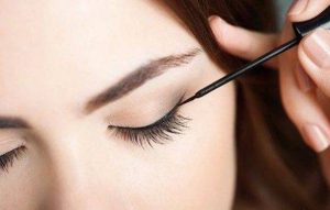 جلوگیری از پخش شدن و ریختن خط چشم جلوگیری از پخش شدن و ریختن خط چشم