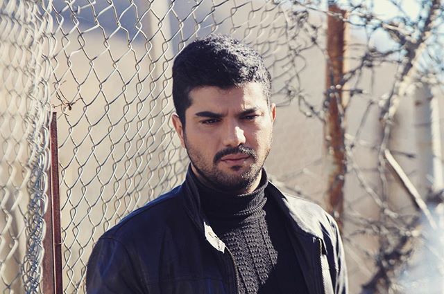 بیوگرافی سینا مهراد ؛ درباره زندگی شخصی سینا سهیلی برادر ساعد و عکس های سینا سهیلی