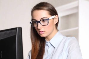 راه های تقویت کردن چشم ها بعد از استفاده کردن از مانیتور کامپیوتر و موبایل راه های تقویت کردن چشم ها بعد از استفاده کردن از مانیتور کامپیوتر و موبایل