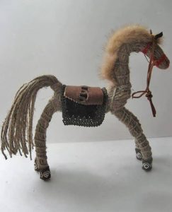 نحوه ساخت کاردستی اسب کودکانه با مواد اضافی در خانه نحوه ساخت کاردستی اسب کودکانه با مواد اضافی در خانه