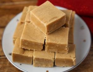 آموزش و طرز تهیه فاج کره بادام زمینی، شکلات خوش طعم و مقوی آموزش و طرز تهیه فاج کره بادام زمینی، شکلات خوش طعم و مقوی