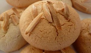 آموزش طرز تهیه آجی بادام قرابیه آموزش طرز تهیه آجی بادام قرابیه