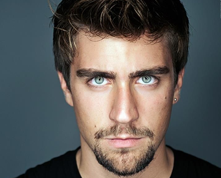 بیوگرافی چاغلار ارطغرل و عکس های این بازیگر و همسرش