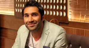 سریال سال های دور از خانه؛ داستان و عکس بازیگران سریال کمدی جدید