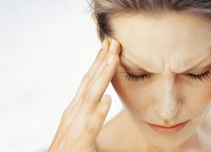 میگرن چشمی | علائم میگرن چشمی و درمان این بیماری و سردرد