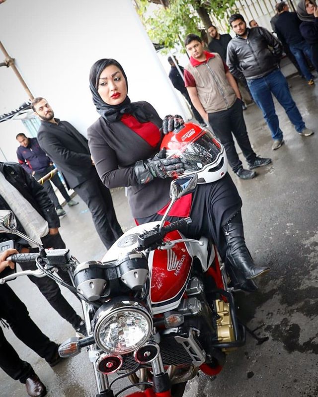 شقایق دلشاد شقایق دلشاد