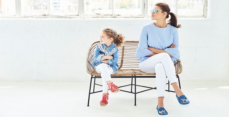 چطور در مهمانی لباس خود را با فرزندتان ست کنید