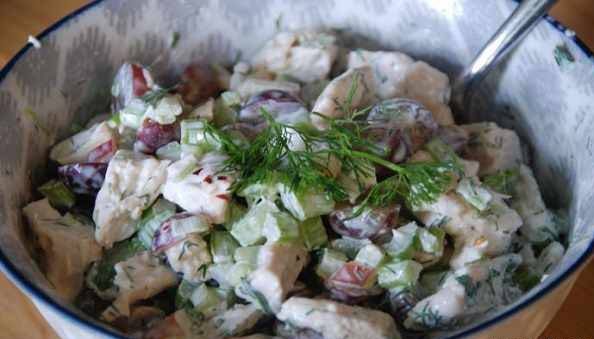 سالاد مرغ با انگور 