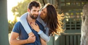 نحوه عشوه گری برای همسر؛ چطور دل همسر را ببریم و عشوه گری کنیم؟ نحوه عشوه گری برای همسر؛ چطور دل همسر را ببریم و عشوه گری کنیم؟
