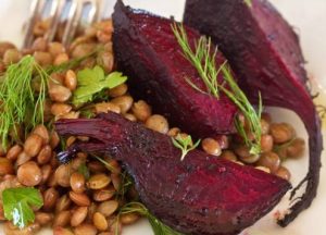 آموزش طرز تهیه سالاد لبو و عدس