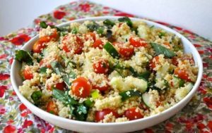 آموزش طرز تهیه سالاد کوسکوس و گوجه گیلاسی آموزش طرز تهیه سالاد کوسکوس و گوجه گیلاسی